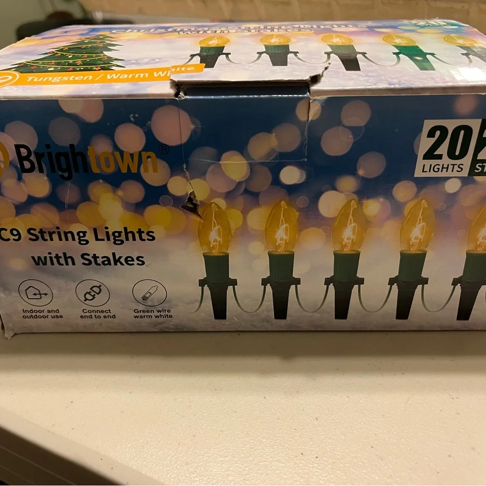 Christmas string lights with stakes 20 lights 20 steaks by brightown 26 feet new